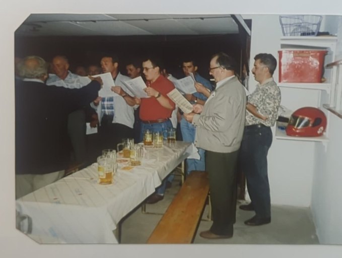 Gesungen wurde in der Garage