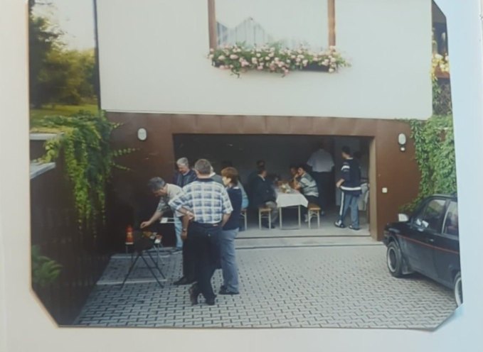 Die Garageneinfahrt als Festplatz